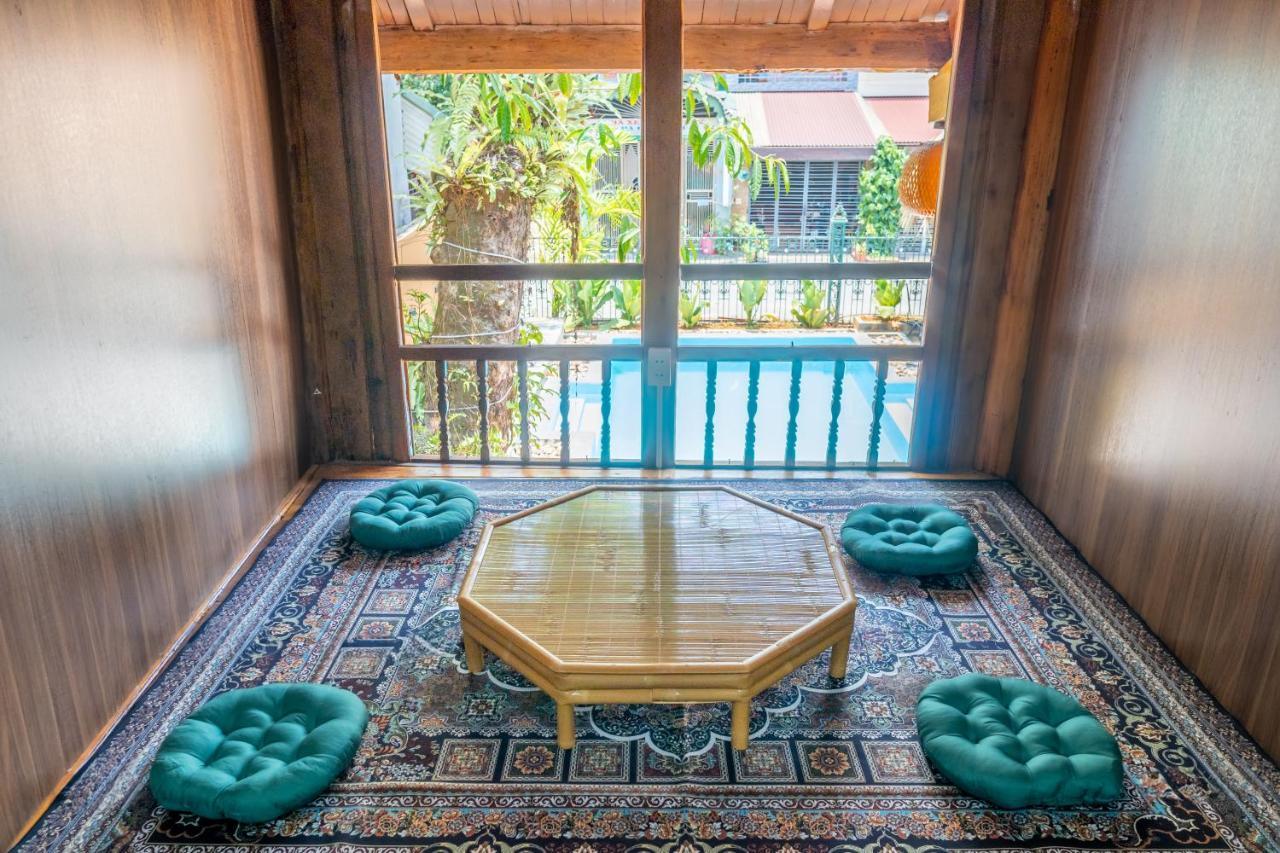 Odyssey Hostel, Tours & Motorbikes Rental Ha Giang Extérieur photo