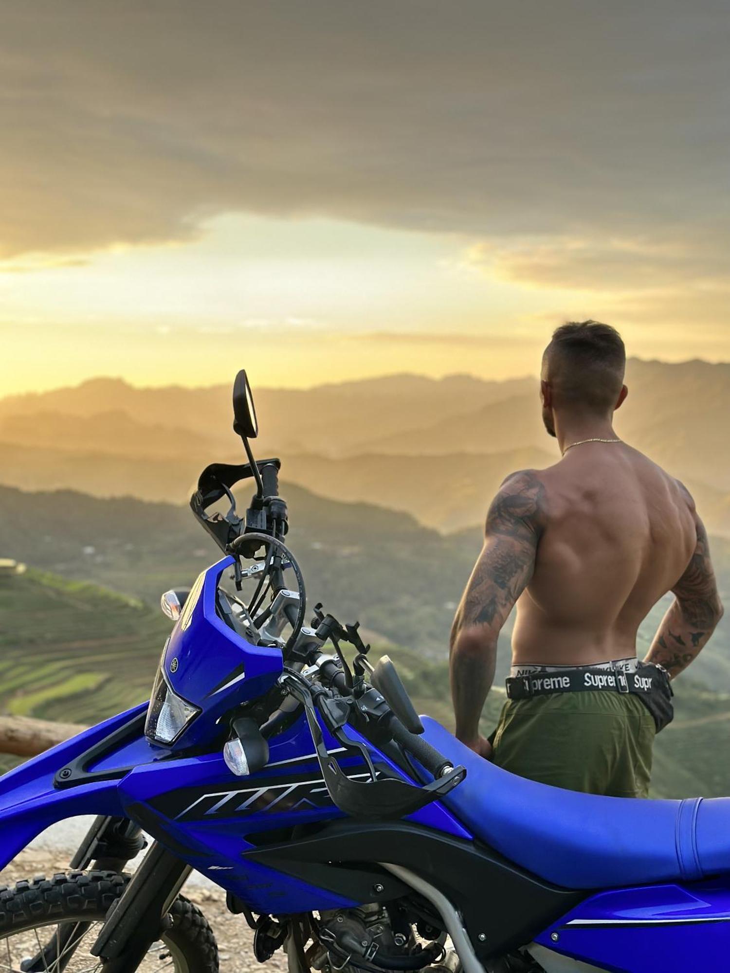 Odyssey Hostel, Tours & Motorbikes Rental Ha Giang Extérieur photo