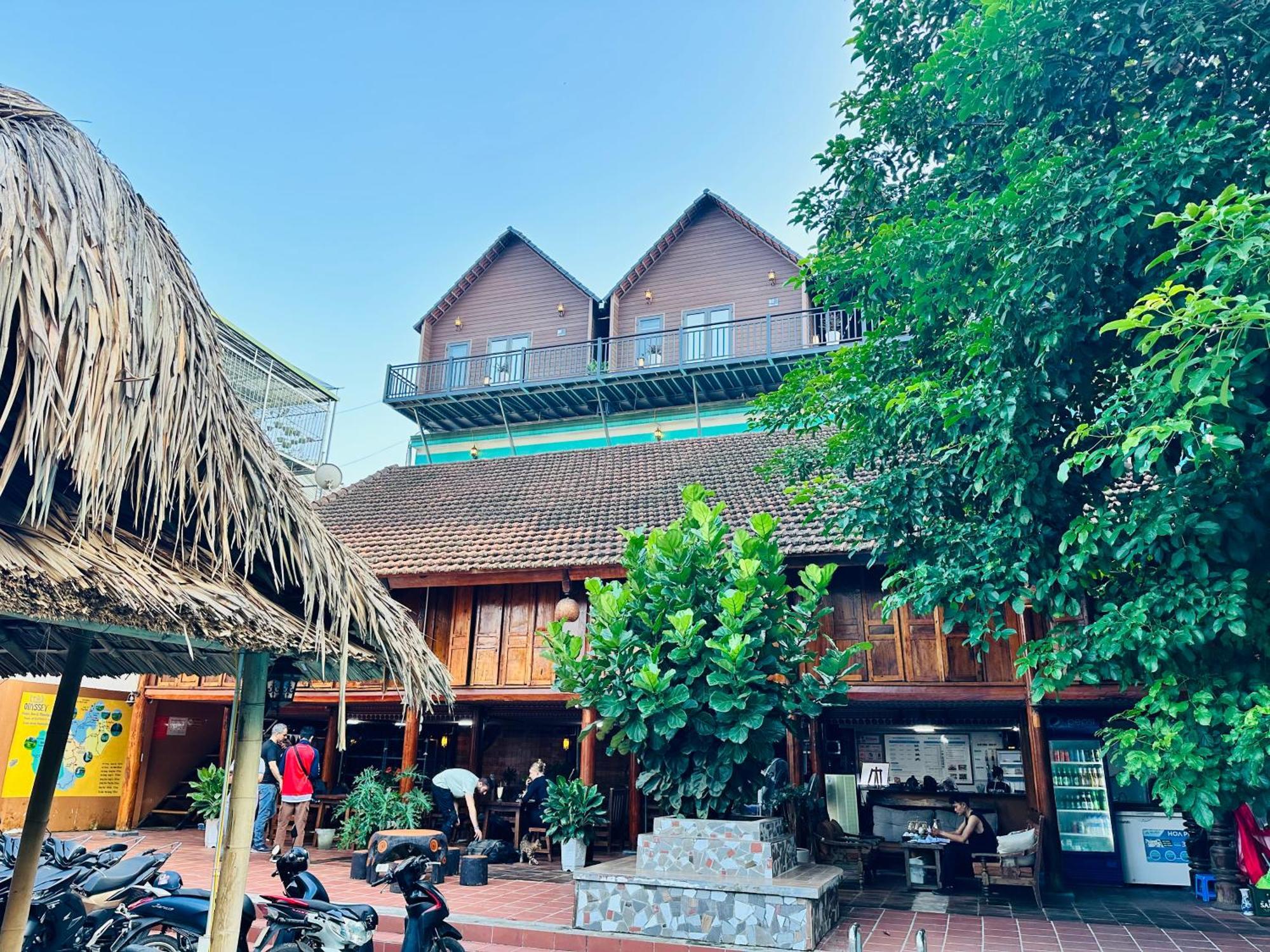 Odyssey Hostel, Tours & Motorbikes Rental Ha Giang Extérieur photo